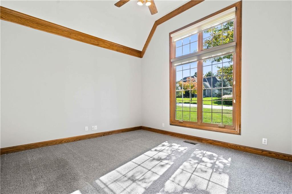 8508 NW Lakeview Drive