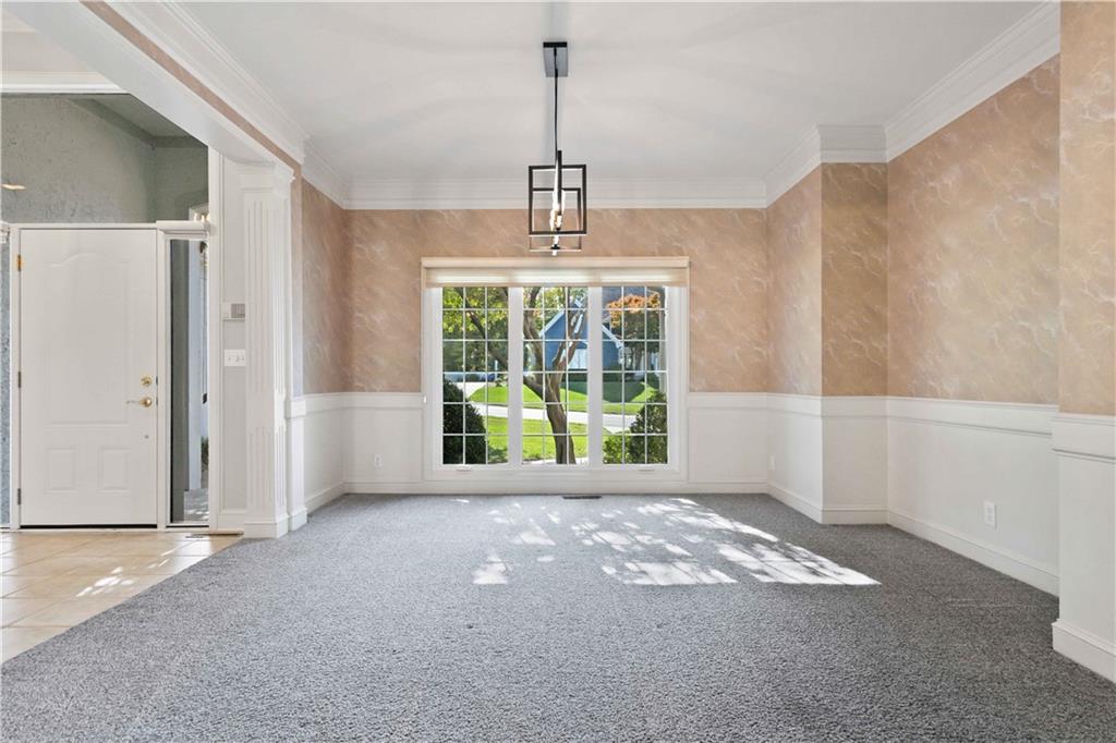 8508 NW Lakeview Drive