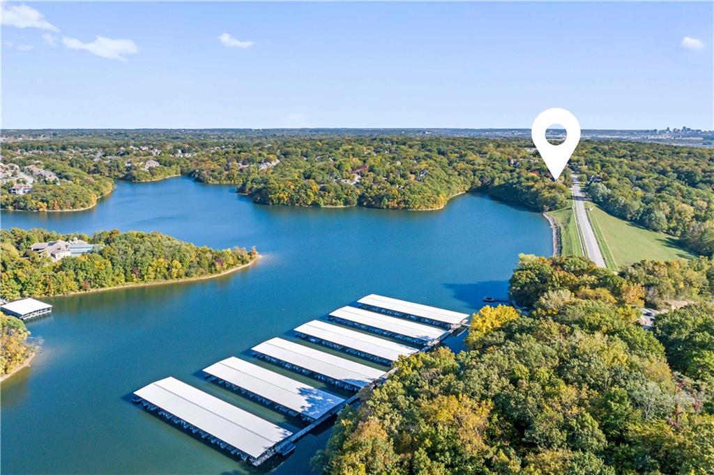 8508 NW Lakeview Drive