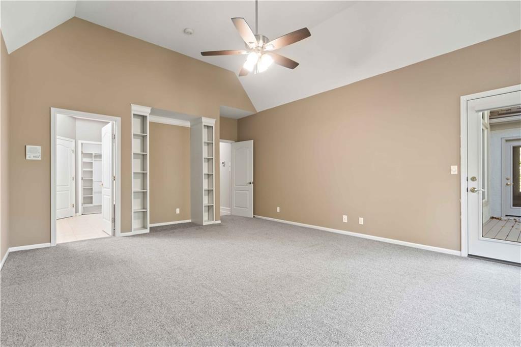 8508 NW Lakeview Drive