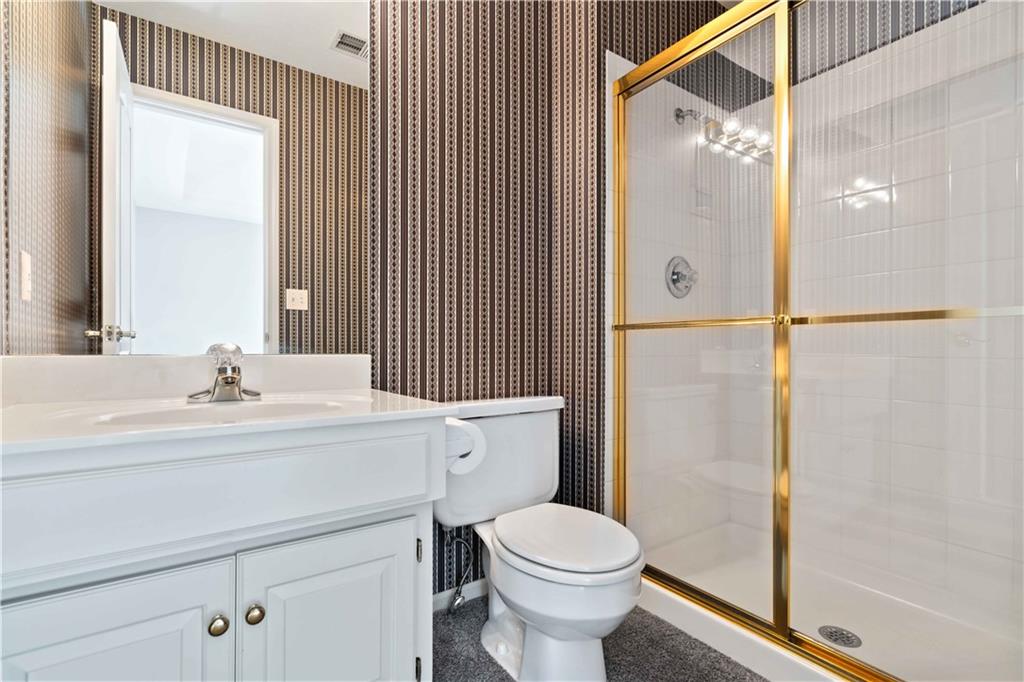 8508 NW Lakeview Drive