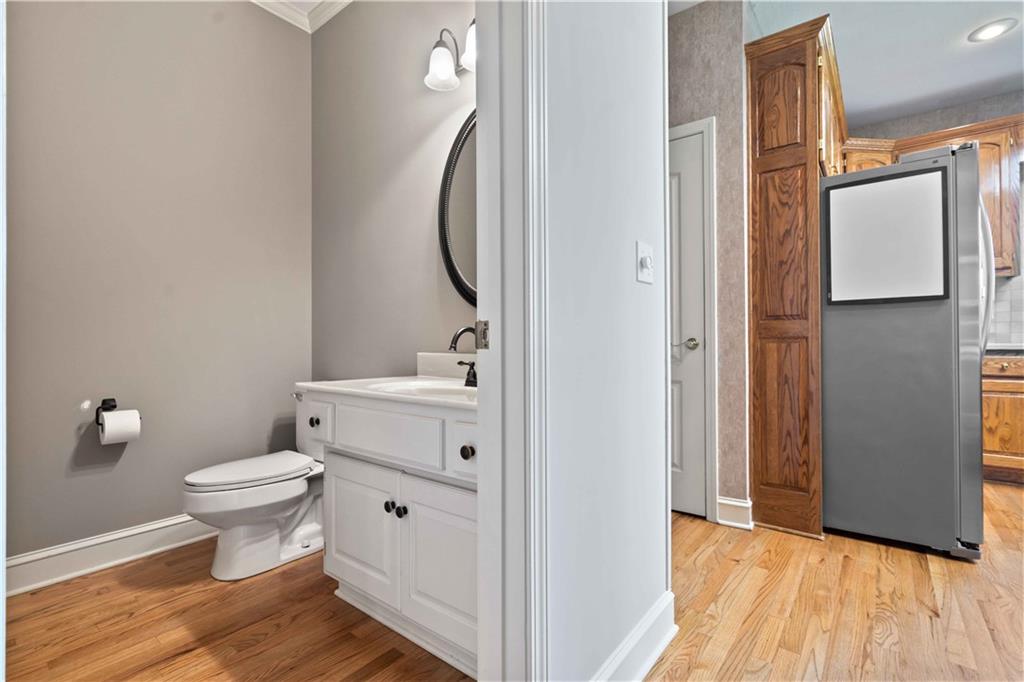 8508 NW Lakeview Drive