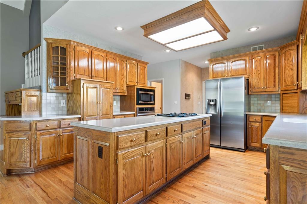 8508 NW Lakeview Drive