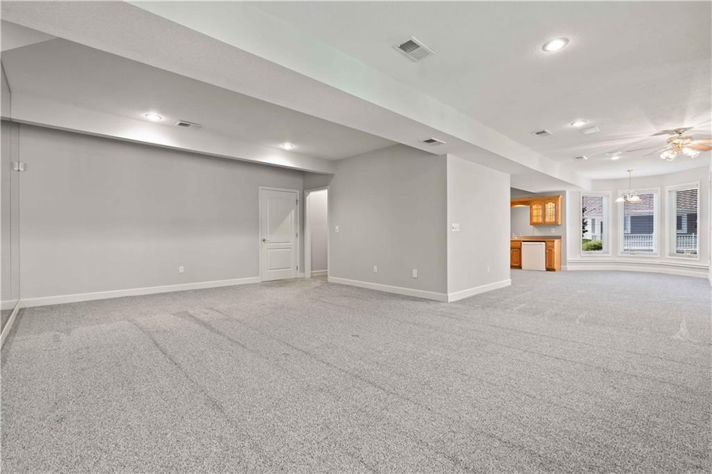 8508 NW Lakeview Drive