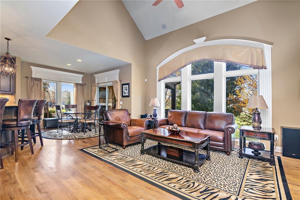 10238 N Kansas Avenue