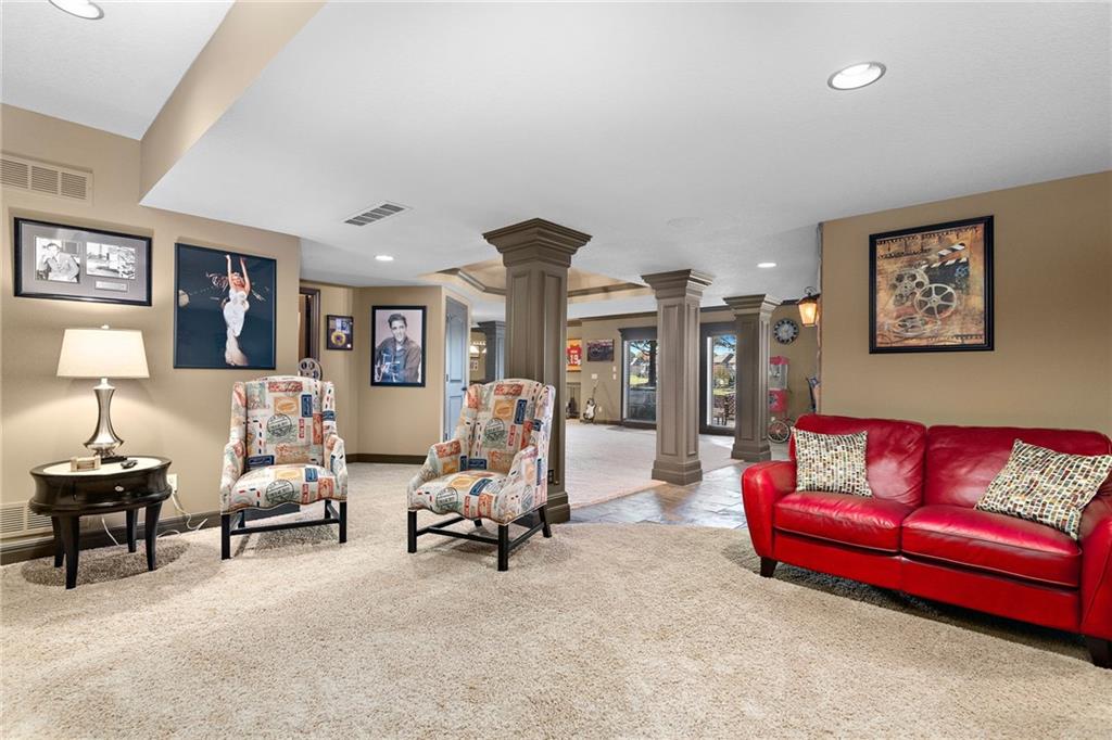 10238 N Kansas Avenue