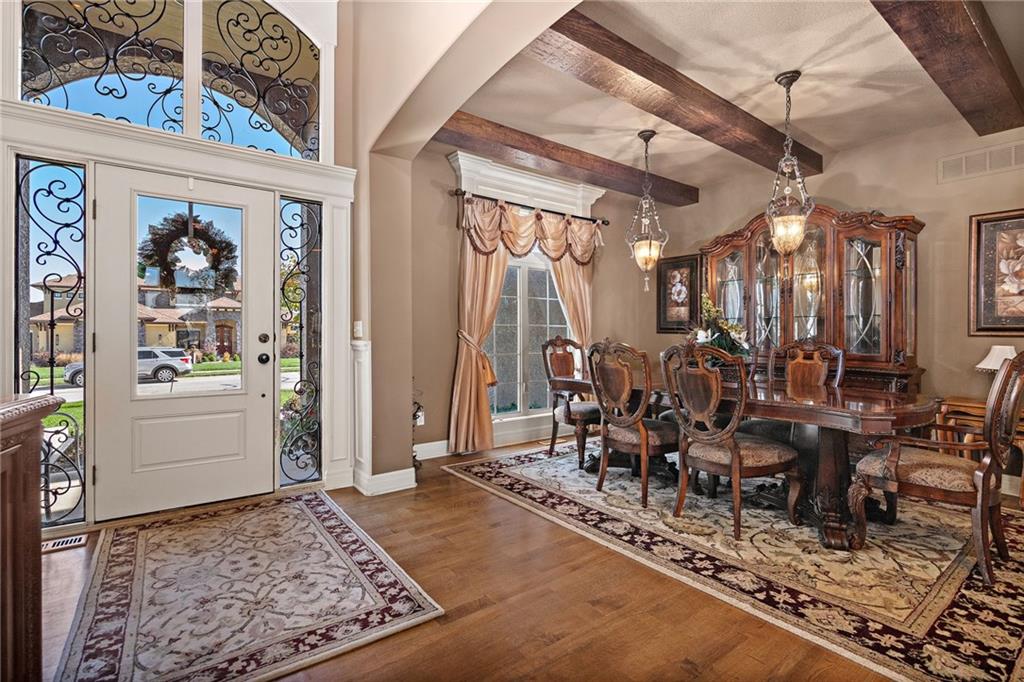 10238 N Kansas Avenue