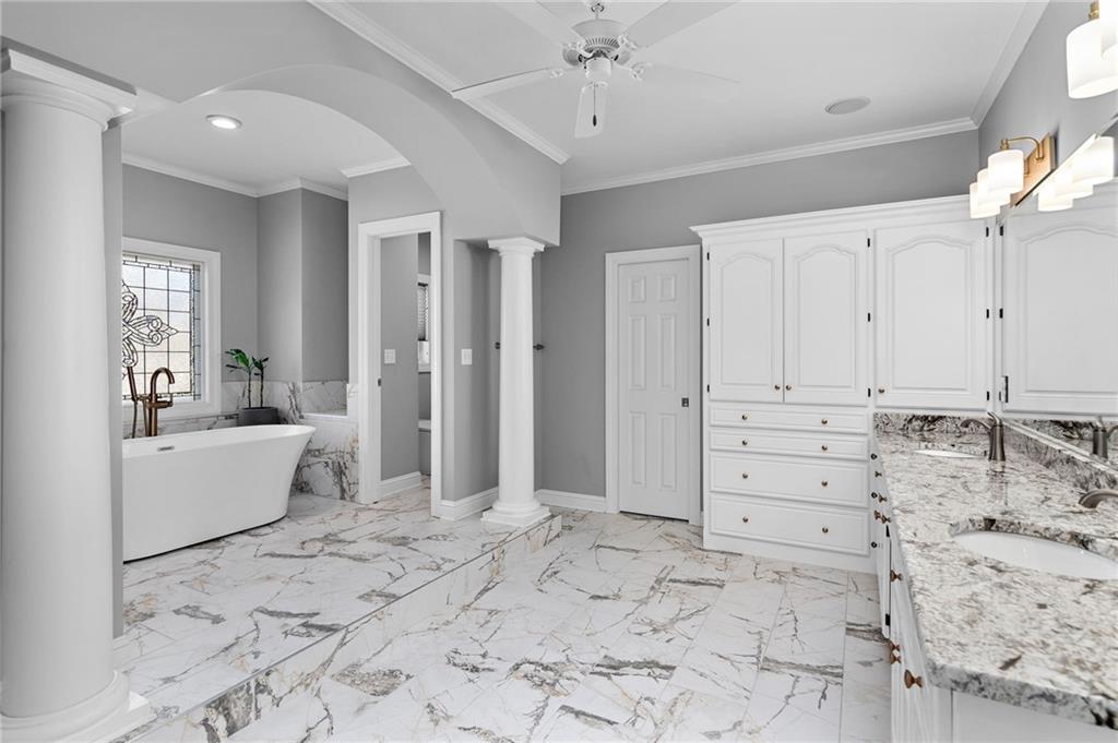 4412 N Mulberry Drive