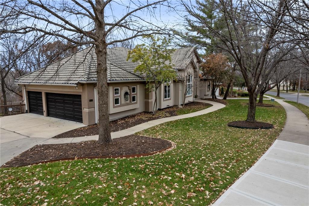 4412 N Mulberry Drive