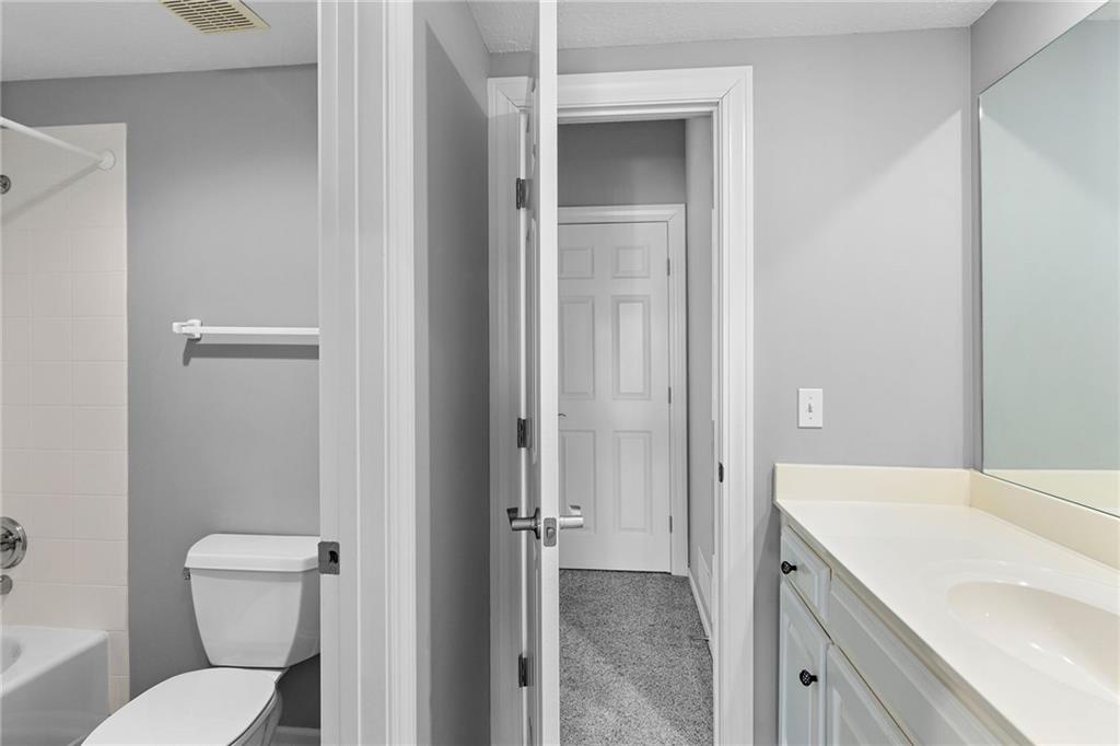 4412 N Mulberry Drive