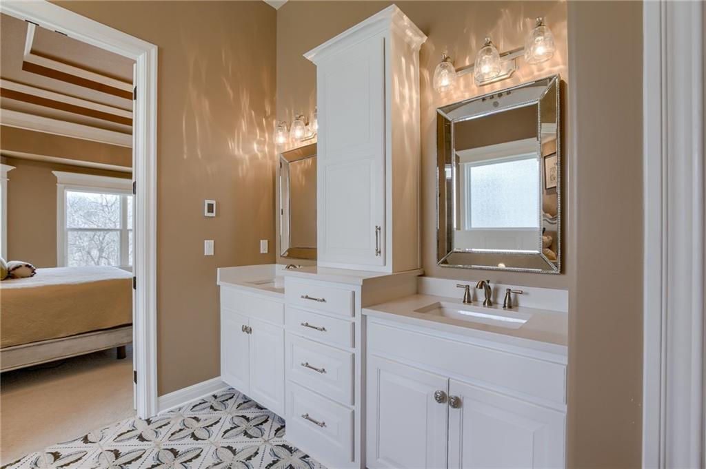 5833 N Timber View Court