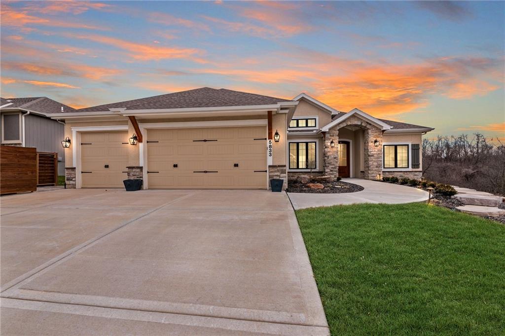 5833 N Timber View Court