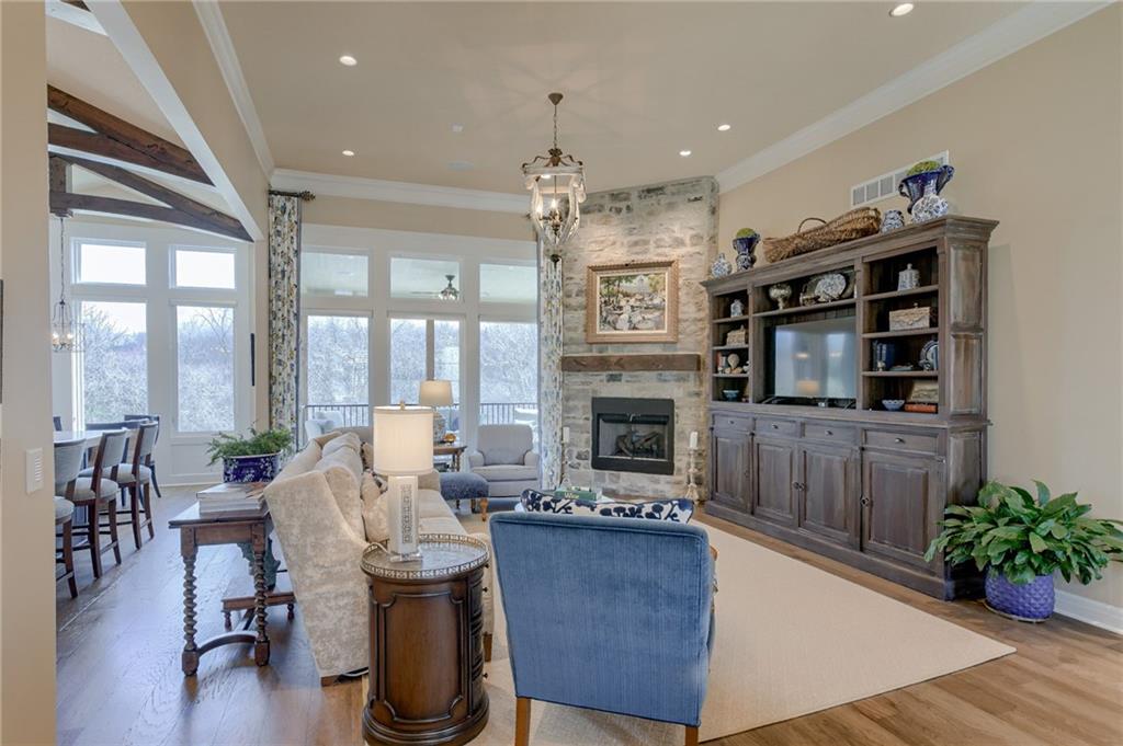 5833 N Timber View Court