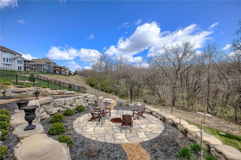 5833 N Timber View Court