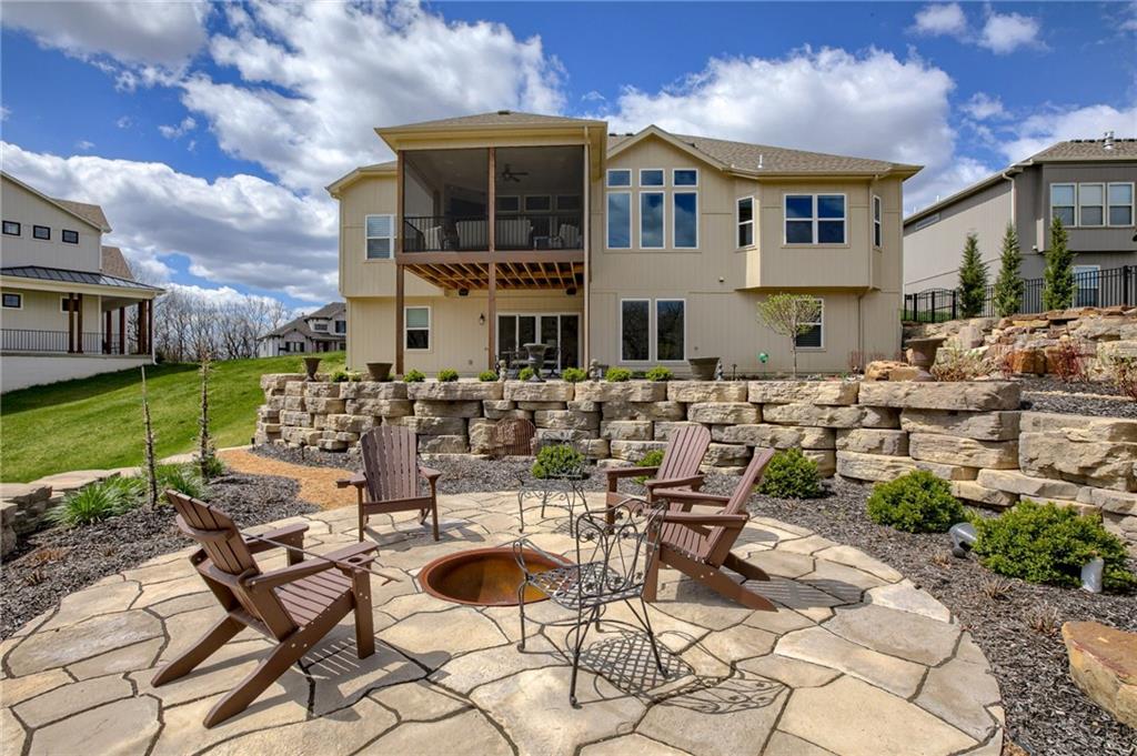 5833 N Timber View Court