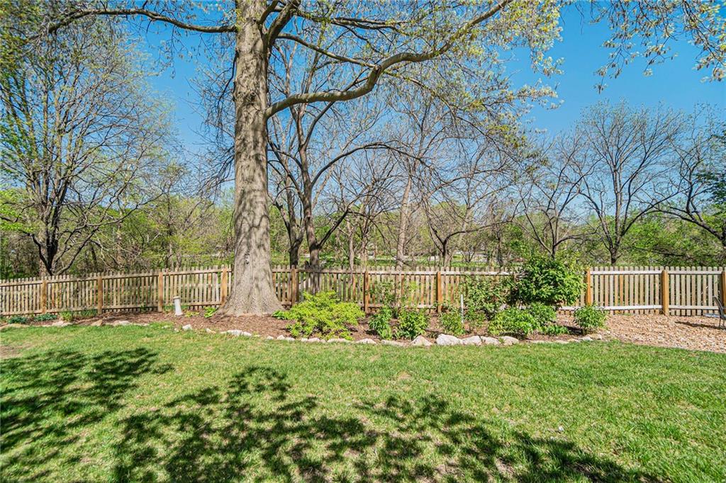 10443 Bradshaw Street