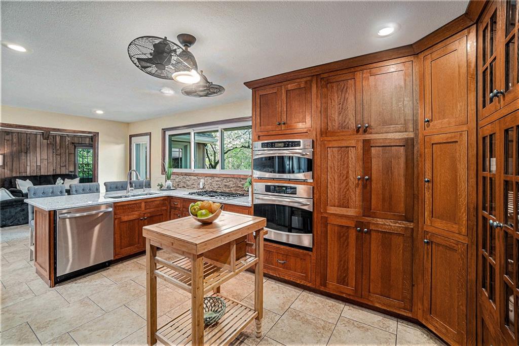 10443 Bradshaw Street