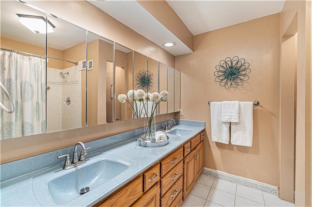 10443 Bradshaw Street