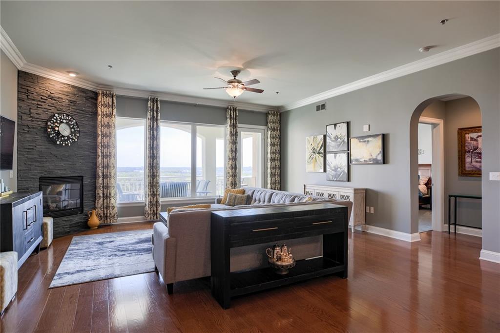 3810 N Mulberry #203 Drive Unit: 203