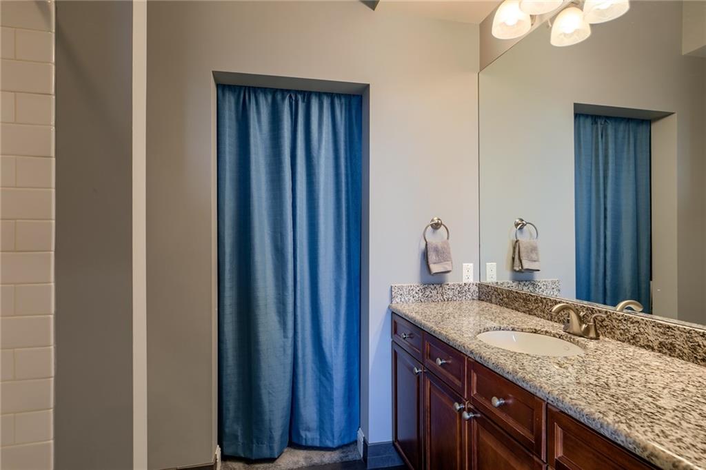 3810 N Mulberry #203 Drive Unit: 203