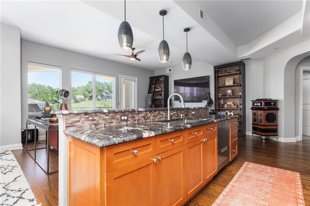 3810 N Mulberry Drive Unit: 401