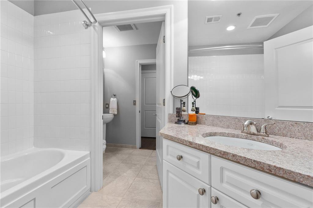 3810 N Mulberry Drive Unit: 401