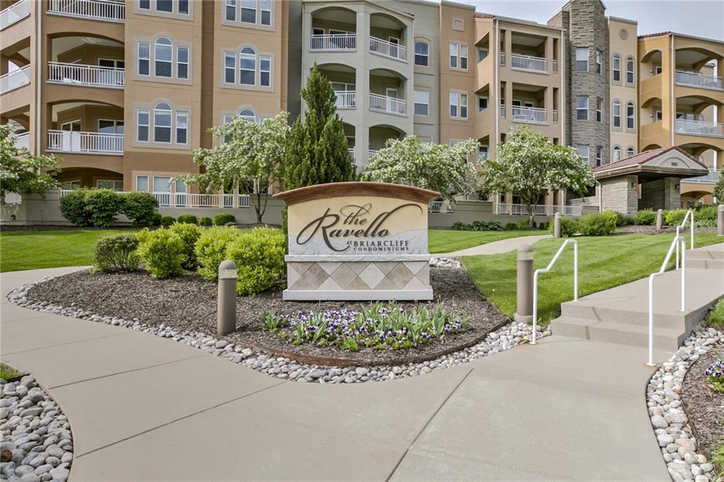 3810 N Mulberry Drive Unit: 401