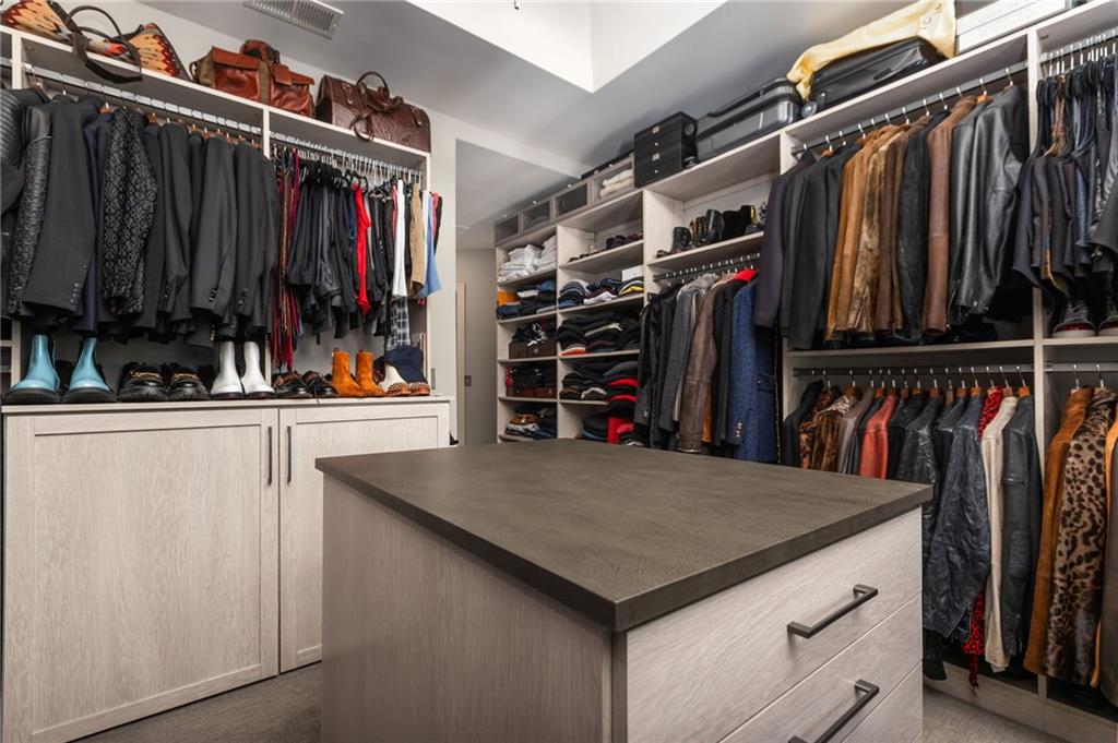 3810 N Mulberry Drive Unit: 401