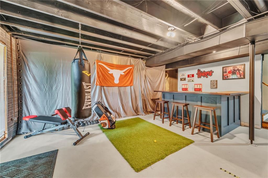 6335 N Nevada Avenue