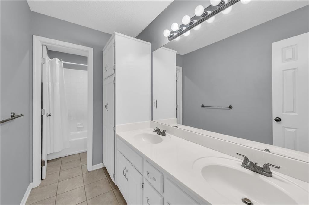 6335 N Nevada Avenue