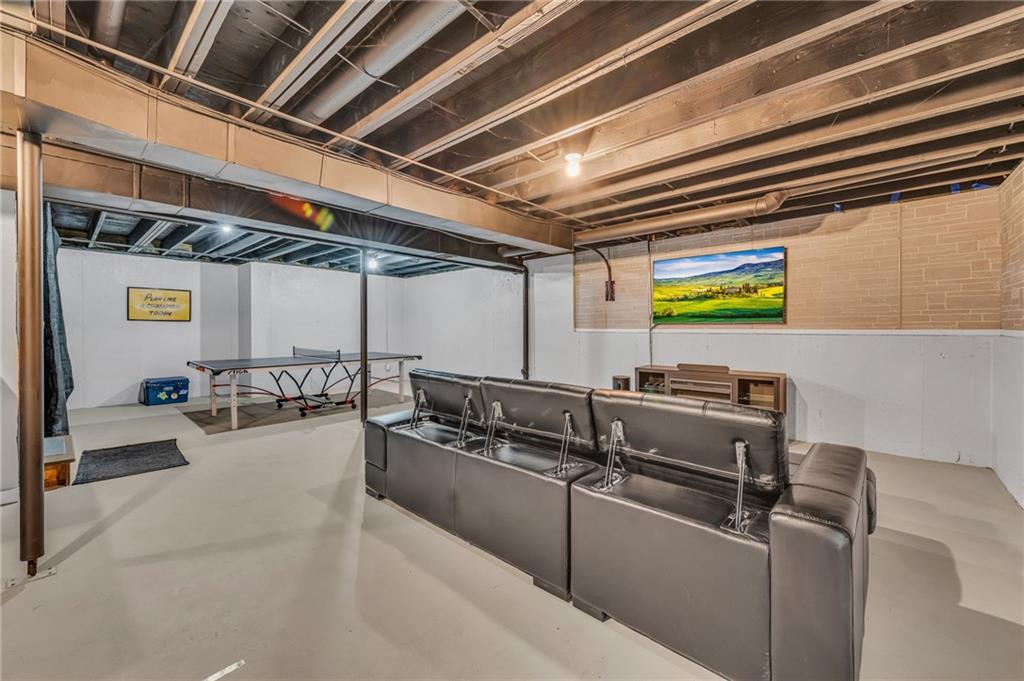 6335 N Nevada Avenue