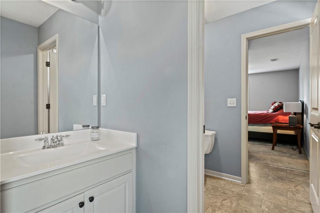 2005 NE 111th Terrace