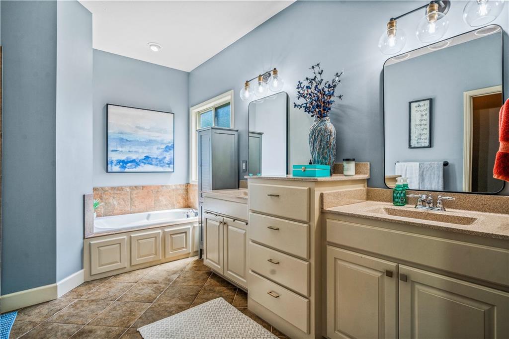 2005 NE 111th Terrace