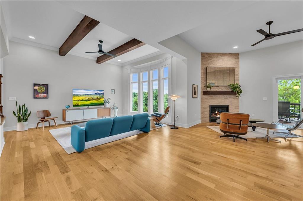 5806 N Lucerne Avenue