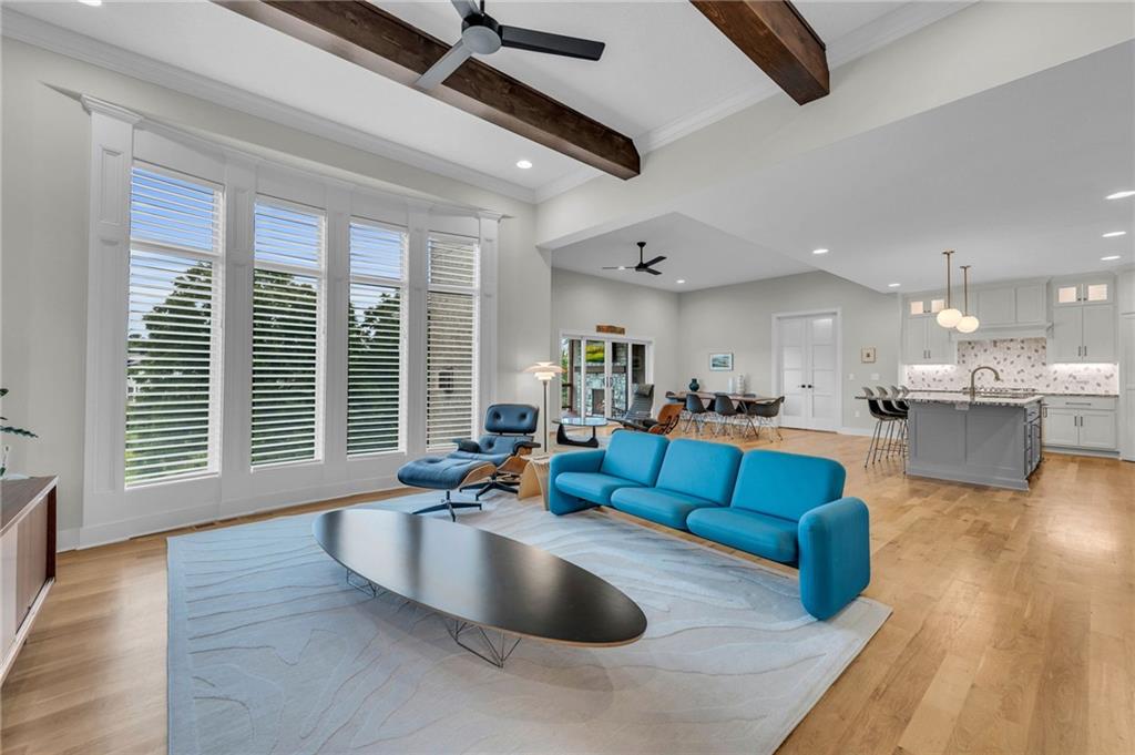 5806 N Lucerne Avenue