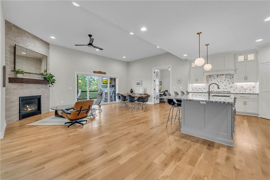 5806 N Lucerne Avenue