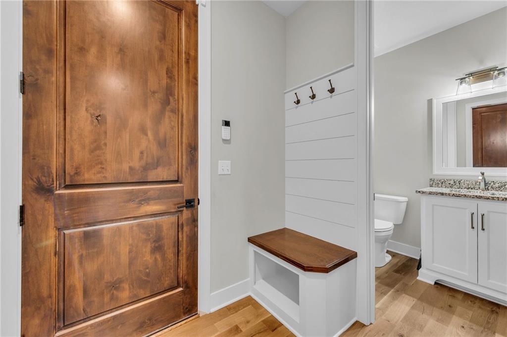 5806 N Lucerne Avenue