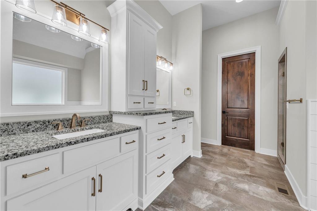 5806 N Lucerne Avenue