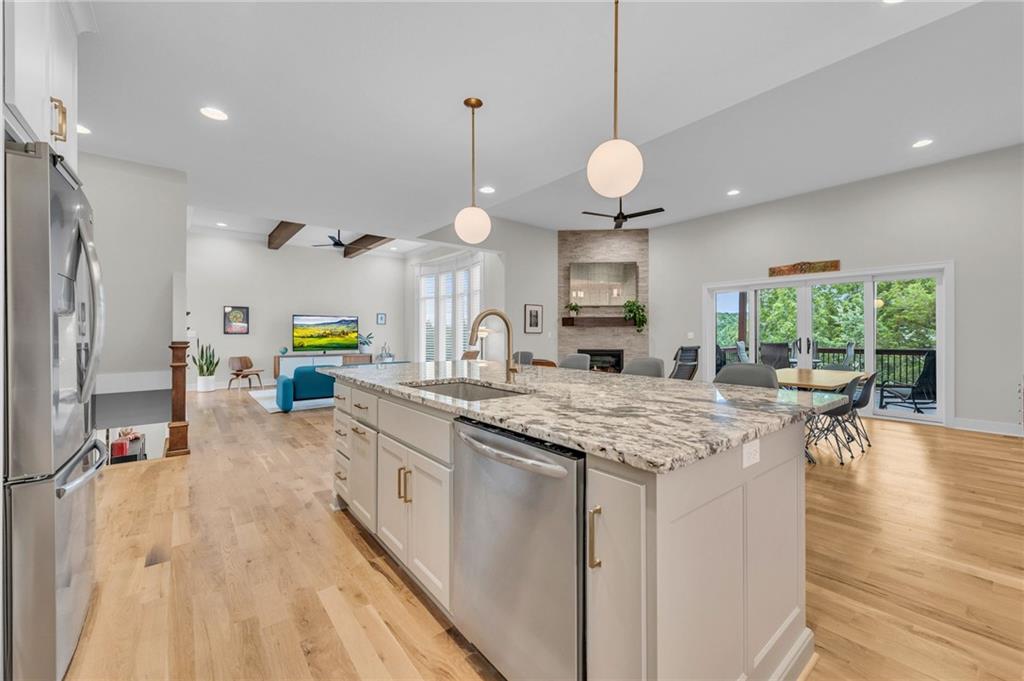 5806 N Lucerne Avenue