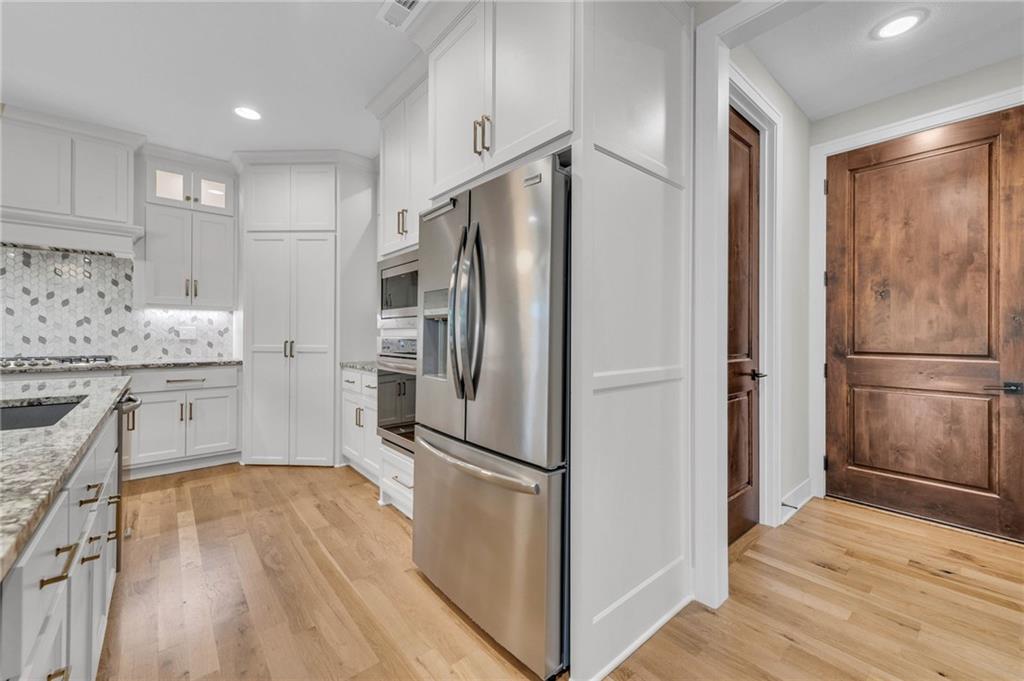 5806 N Lucerne Avenue