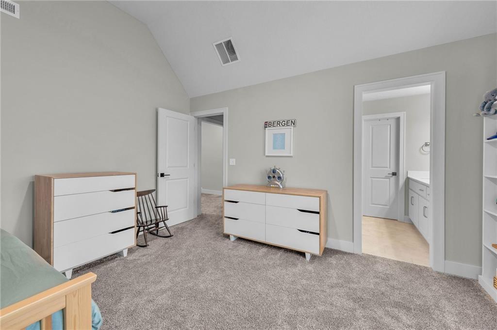 5806 N Lucerne Avenue