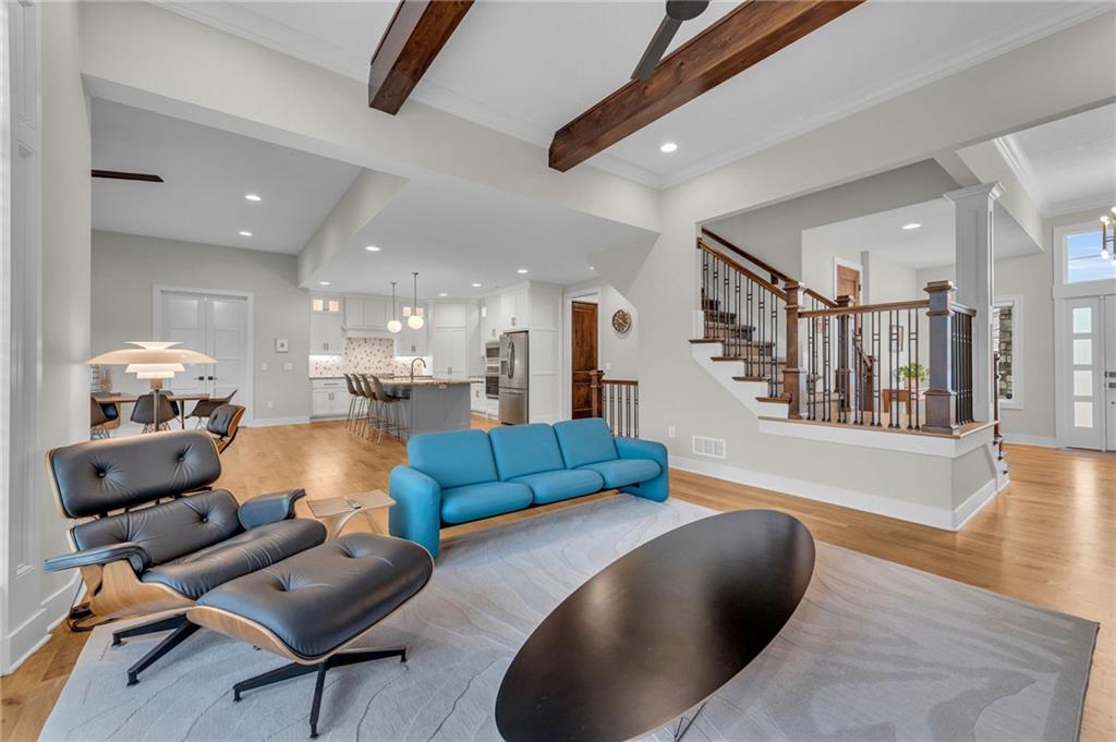 5806 N Lucerne Avenue