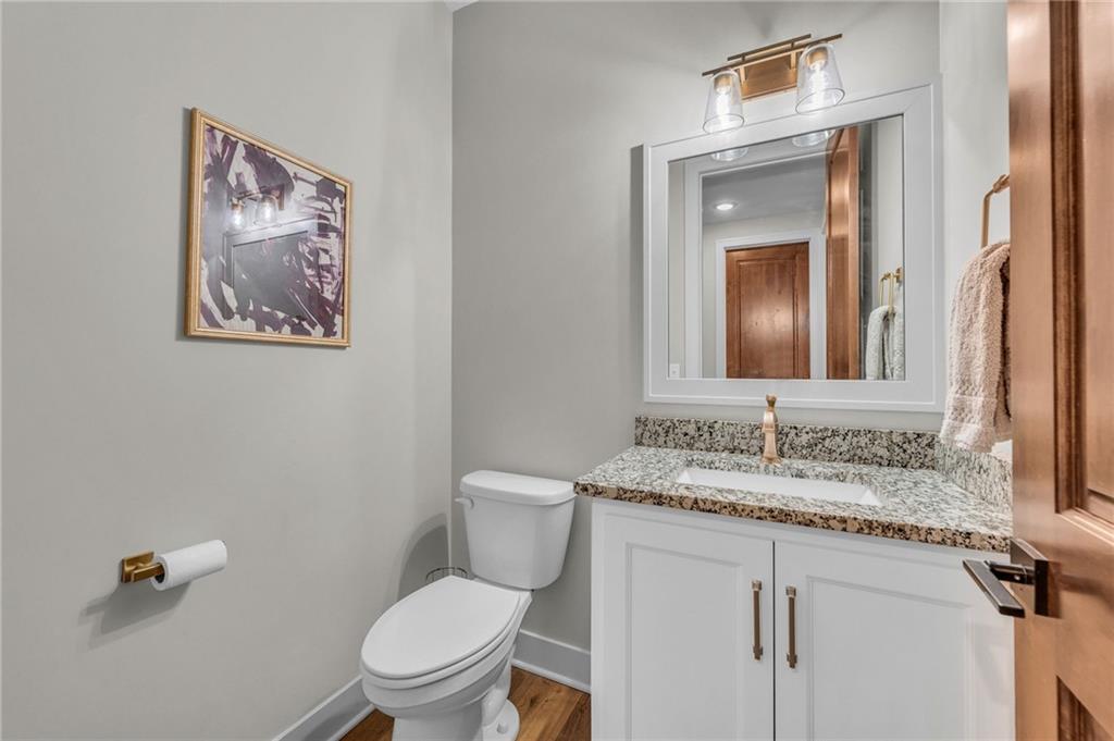 5806 N Lucerne Avenue