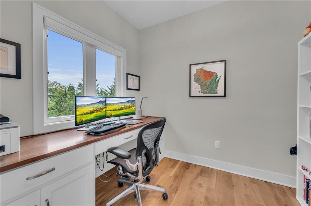 5806 N Lucerne Avenue