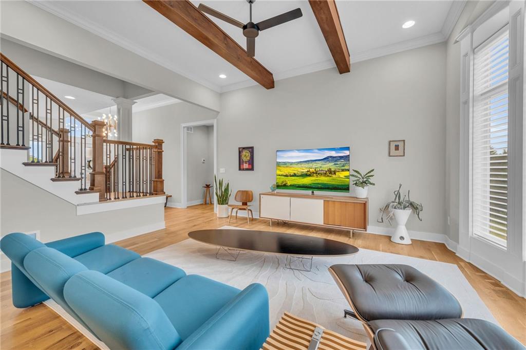 5806 N Lucerne Avenue