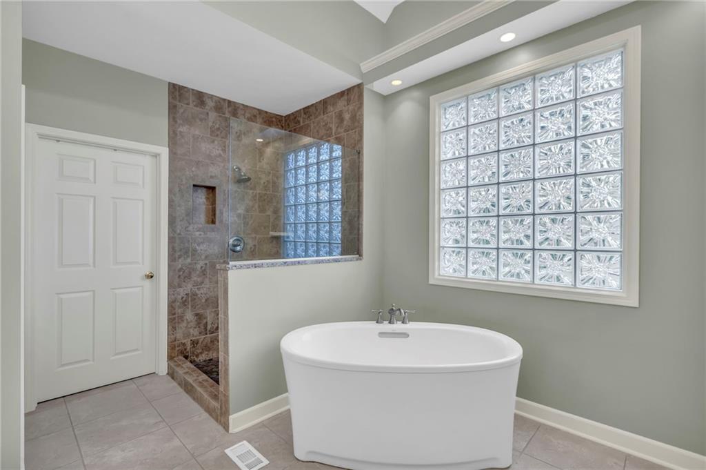 4519 N Mulberry Drive