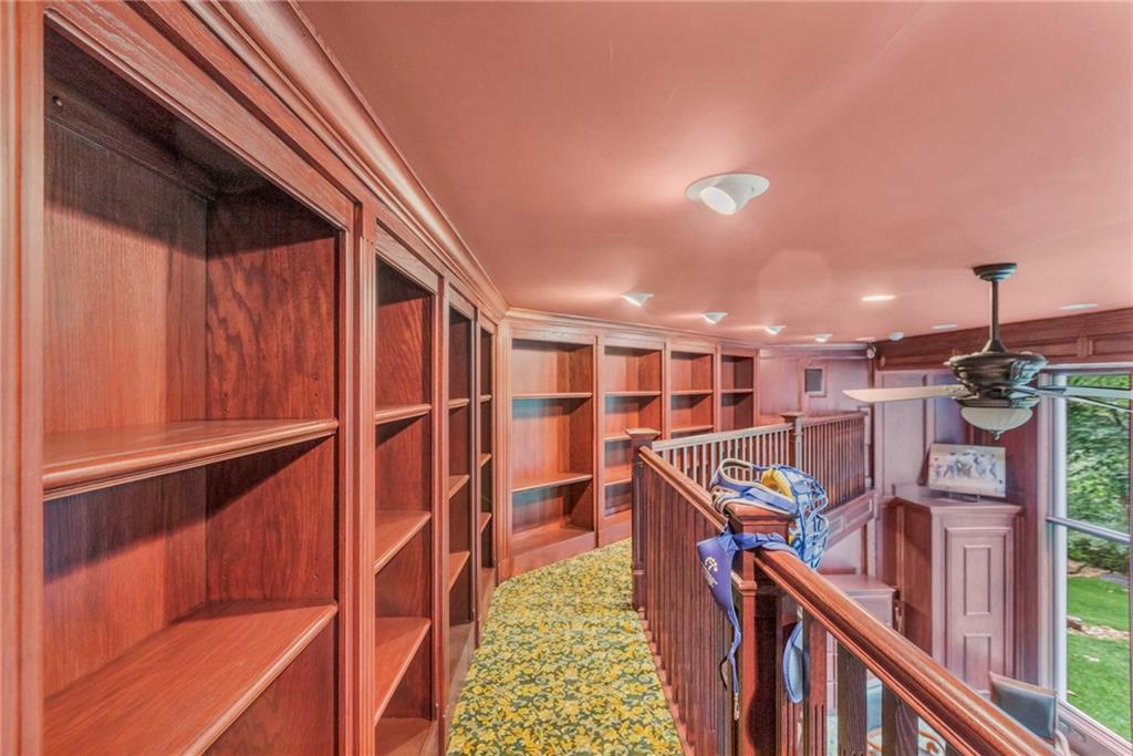 4519 N Mulberry Drive