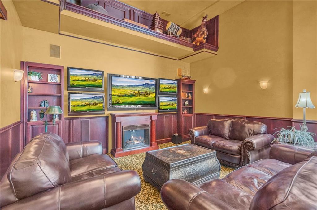 4519 N Mulberry Drive