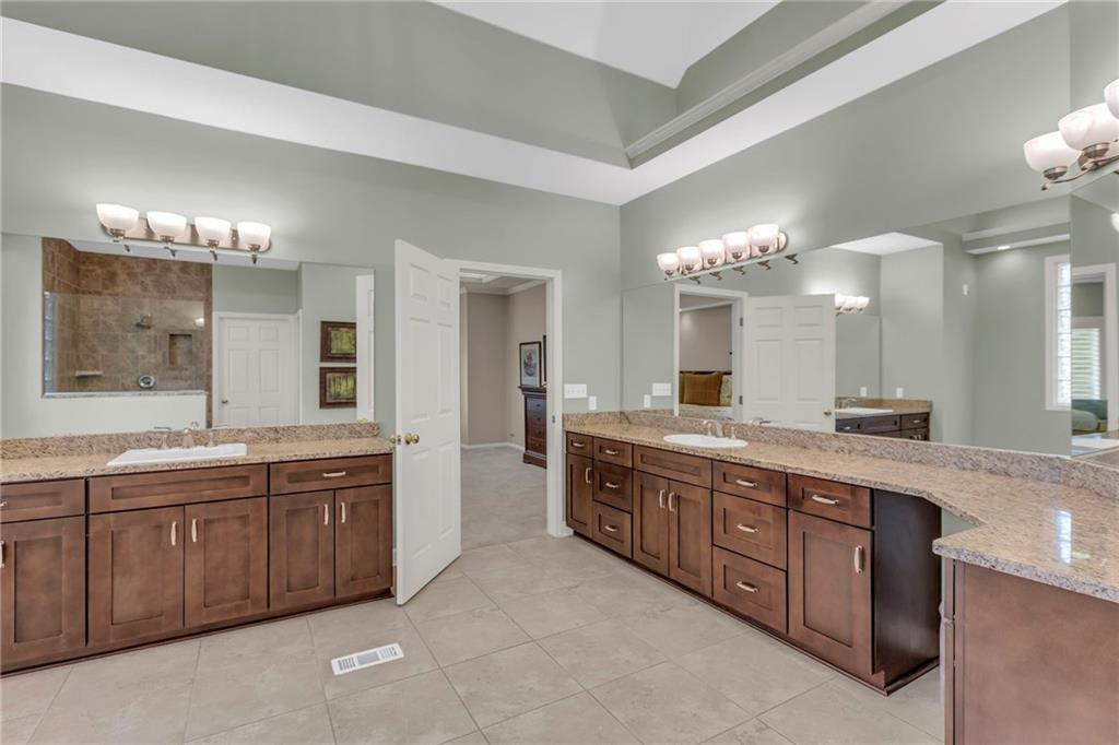 4519 N Mulberry Drive