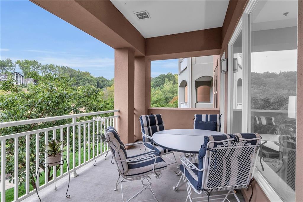 3810 N Mulberry Drive Unit: 207